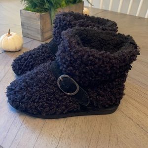 EUC BearPaw boots size 2 youth girls